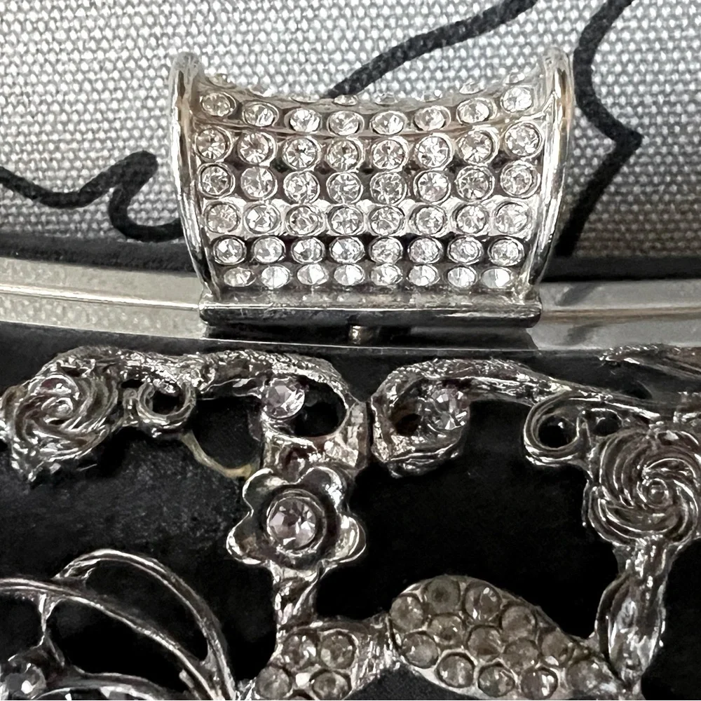 Vintage Look Crystal Clutch - Picture 3 of 6